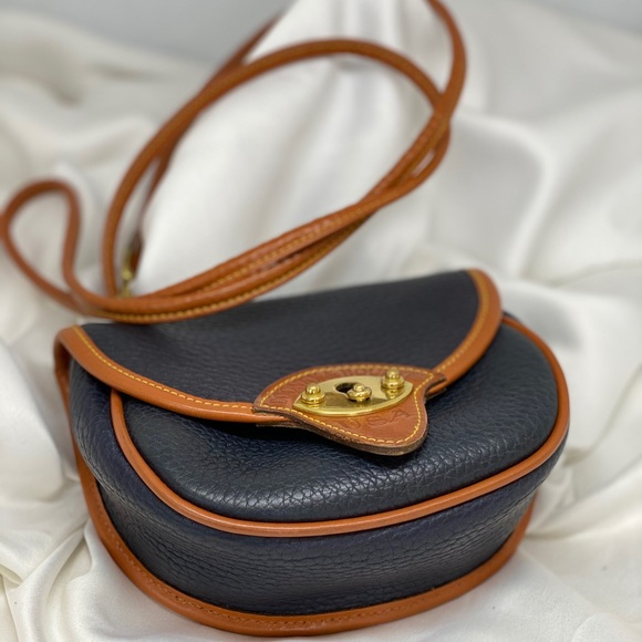 Vintage DOONEY & BOURKE Navy Blue Cavalry Body Bag - Picture 7 of 7